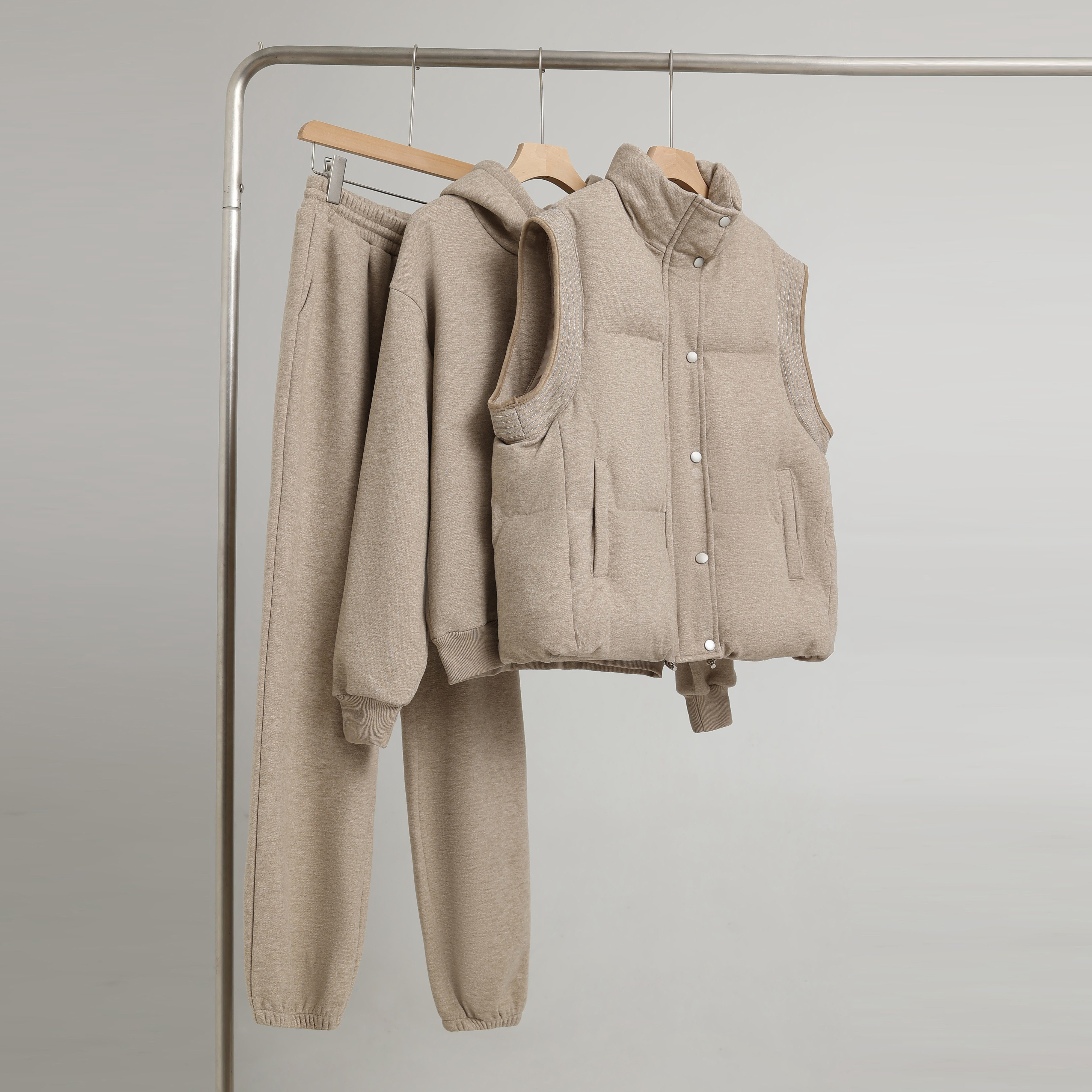 马甲三件套：轻功秋冬季户外『运动装』备，2025如何选最合适？