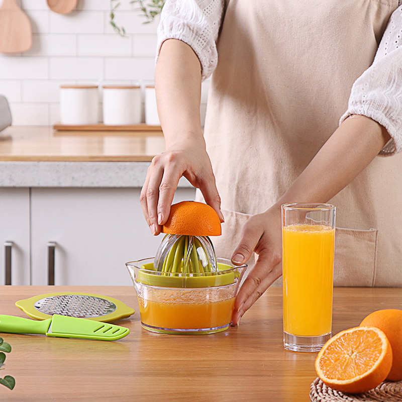 Manual juice squeezer juicer small portable orange juice crushers lemon orange hand pressed juicing cup squeezer