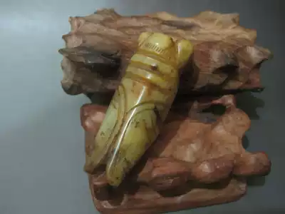 Ancient Jade Jade old Jade knows a blockbuster yellow jade old pendant