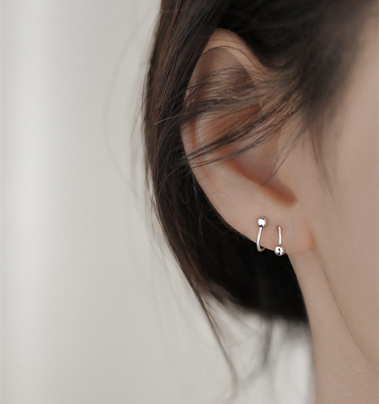 Small and hypoallergenic earrings personality earrings 2020 new trendy earrings niche cold wind earrings women's sense of luxury