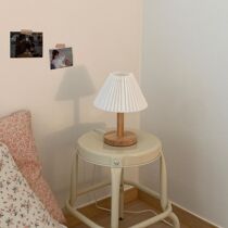 Log pleated table lamp vintage bedroom bedside lamp Nordic B&B desk decorative lamp