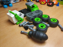 Disassembly car accessories Screws wheel screwdrivers Xinxing Engineering car Sanitation car Farmers car Garbage truck toys