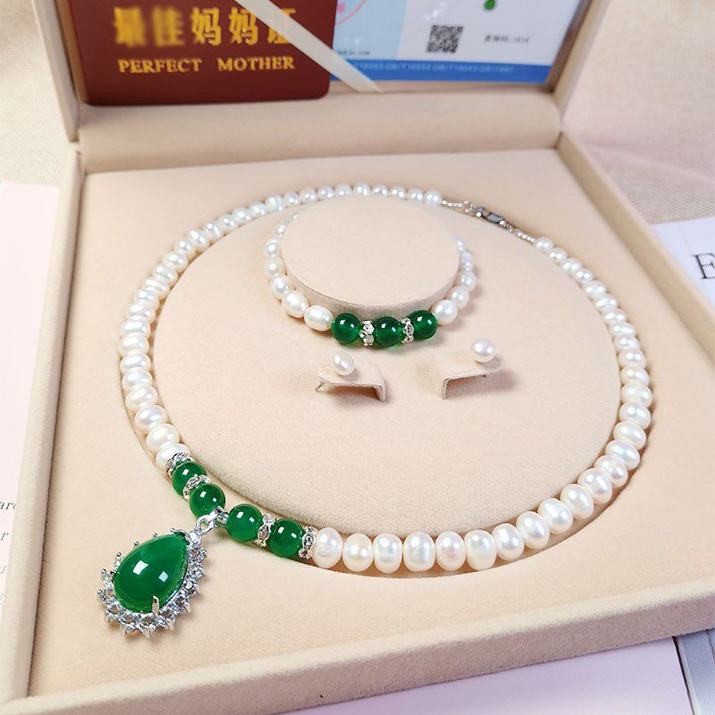 Natural Freshwater Pearl Necklace Chrysoprase Pendant White Pearl Hand Set Mother's Day Gift for Mom New Products
