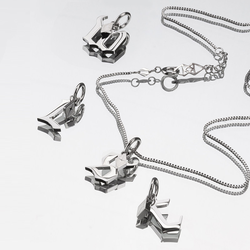 KLINKLIN2021 new letter pendant necklace men and women light luxury niche design sense necklace female tide Net Red