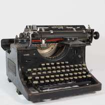 (Normally) 1930S Triumph old-fashioned mechanical English typewriter with normal function and decoration