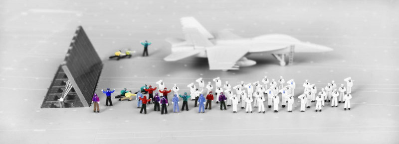 Spot(KA KMKP03501A) 1 350 Modern American aircraft carrier deck personnel have been colored 100 people