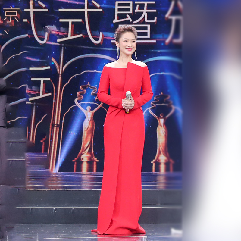 Solo Evening Dress Women's 2023 New Banquet Elegant Recitation Host Dogsome and Generous Red High-end Atmosphere