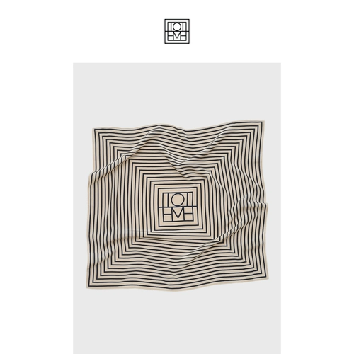 TOTEME Шелковый классический квадратный шарф с буквами