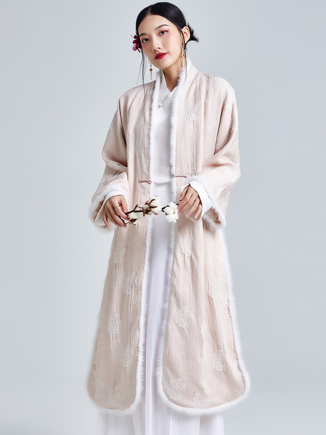 2020 winter new Chinese style retro jacquard plate buckle improved Tang suit thickened quilted jacket medium and long version of cotton coat jacket