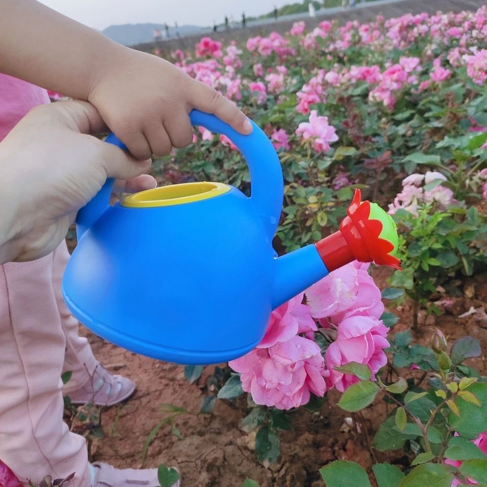 Watering kettle children's beach shovel children's toys creative small snail sprinkles digging sand digging soil sprinkles small snail small spray