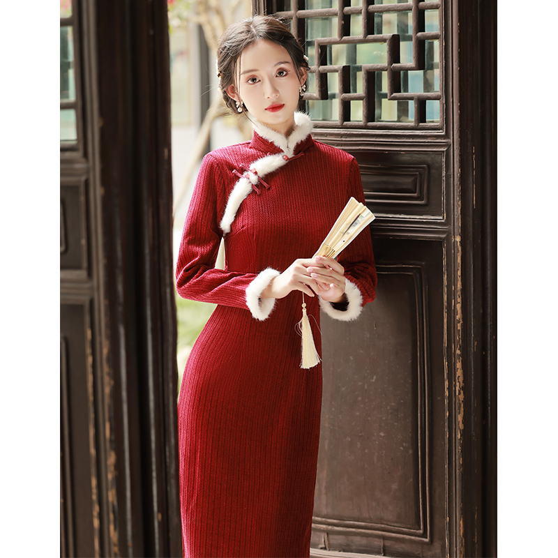 Red cheongsam, elite lightweight wedding dress, increased thickness, 2023 collection, light style Red cheongsam, elite lightweight wedding dress, increased thickness, 2023 collection, light style