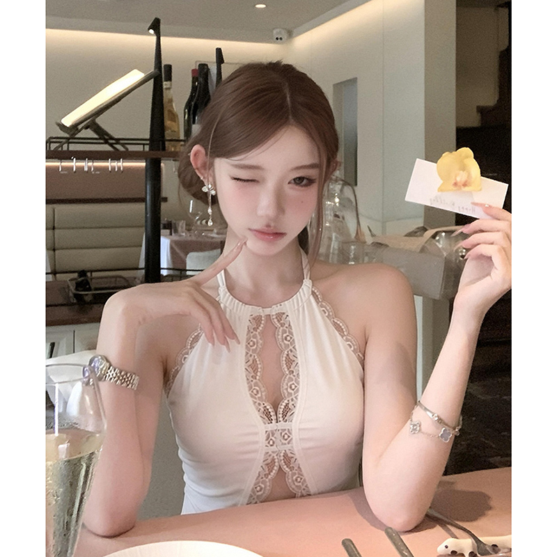 Hyi White Sexy Hollow-Out Halter Neck Tube Top for Women, Figure-Flattering Lace-Trimmed Collarbone-Exposing Tank Top Hyi White Sexy Hollow-Out Halter Neck Tube Top for Women, Figure-Flattering Lace-Trimmed Collarbone-Exposing Tank Top