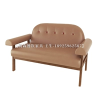 Коричневый диван