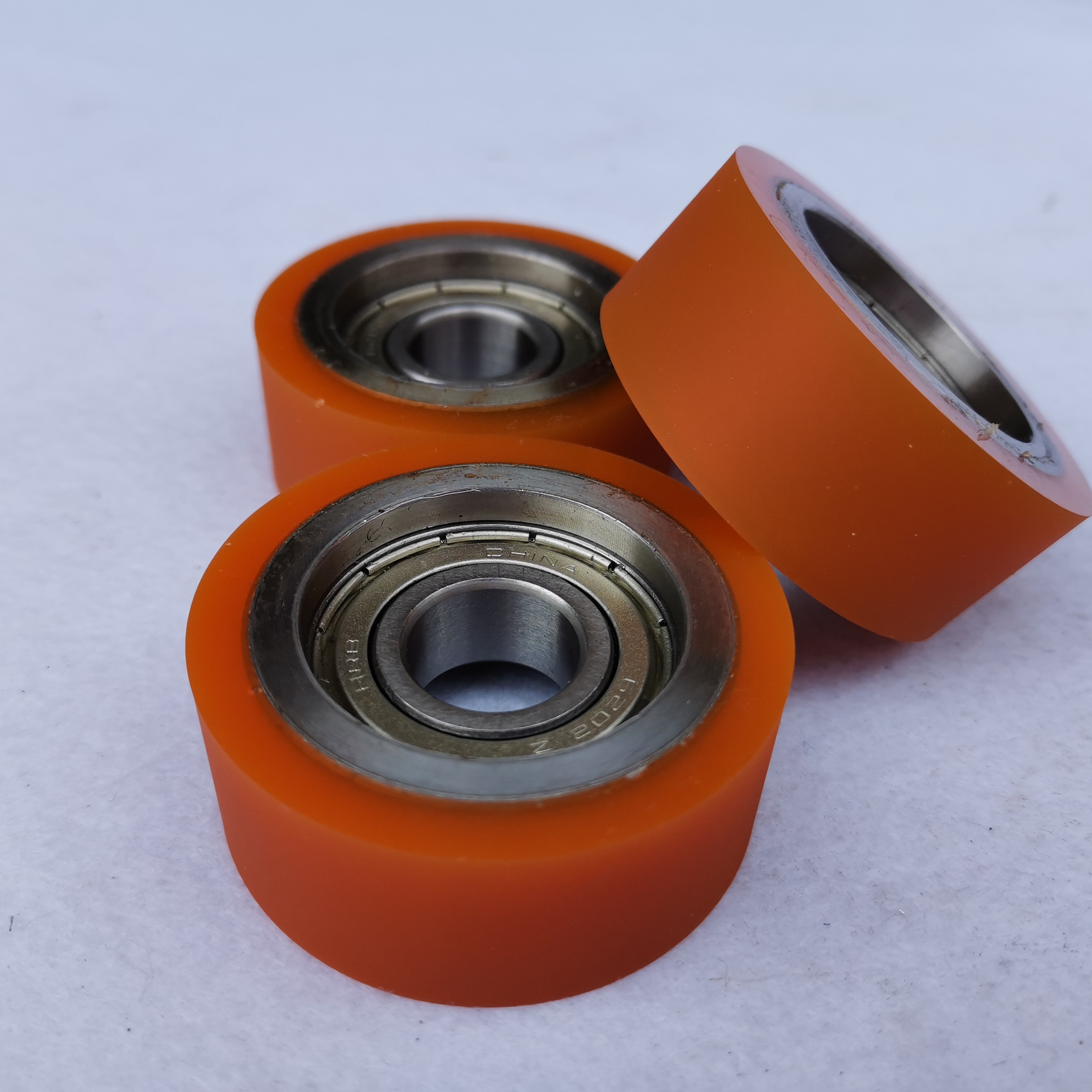 Polyurethane coated rubber wheel double snap spring uniaxial bearing hardware rubber wheel abrasion resistant belt bearing rubber wheel roller wheel support set