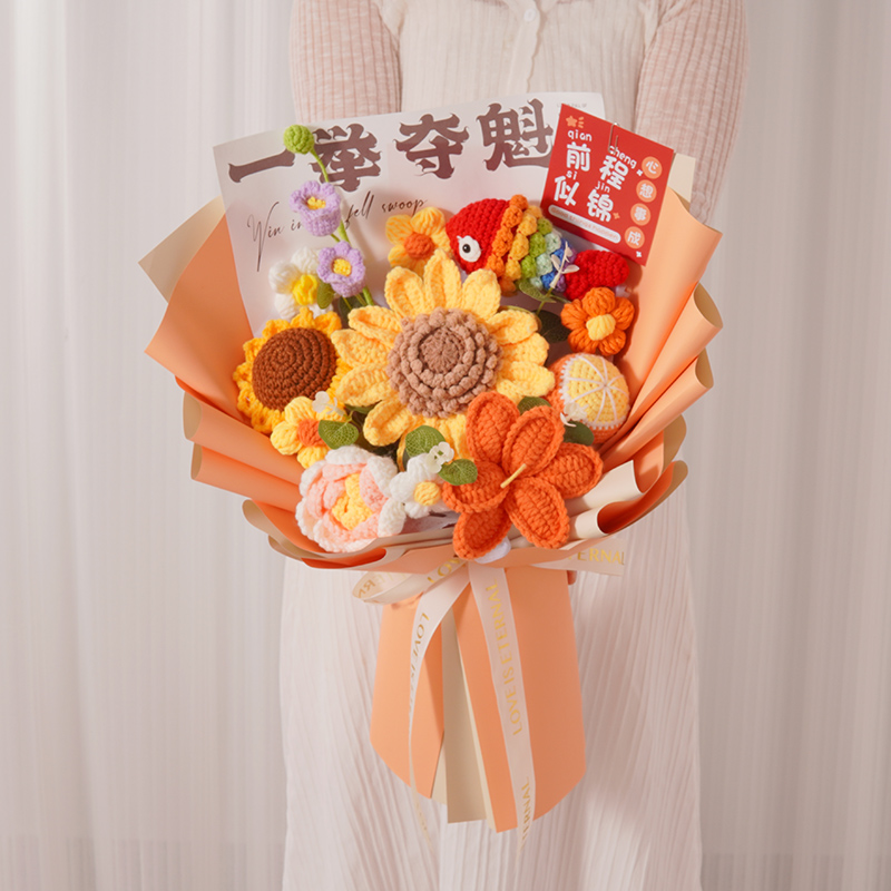 成人式、大学受験、大学卒業式の花束が最優秀賞を受賞し、ゴールドリストに掲載されました。完成した手編みの毛糸の花束は