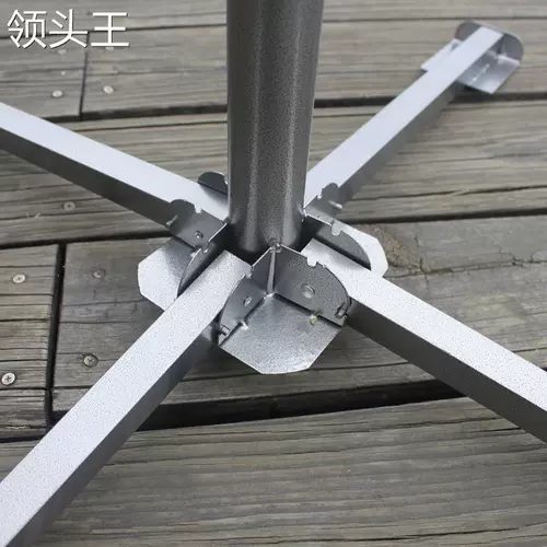 Наружная реклама зонтичная база, солнечный зонтик, складывание четырехлетних железных сидений, скрещенных зонтиков, черно -золотого стали