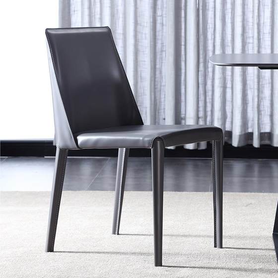 가정용 현대식 간단한 책상과 의자 레스토랑 카페 인터넷 연예인 등받이 의자를 위한 이탈리아 안장 가죽 식사 의자