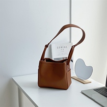 Bag womens bag portable Korean version of the new fashion niche ladies shoulder bag PU small inner bag bucket bag trend