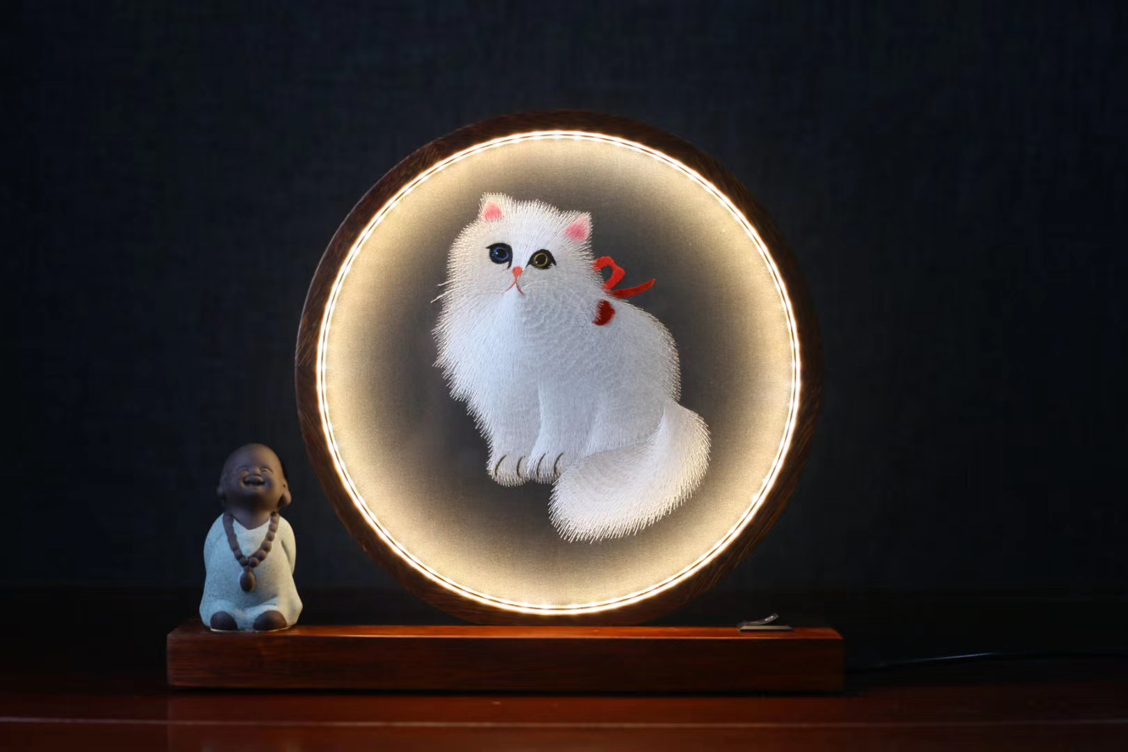 Play in Full Screen with a lamp table