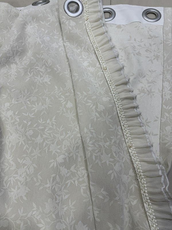 Milk Tea Chenille Double-Sided Jacquard + Lace, Width 5-6- 7m , Height 2.69m , Perforated/Hooked, Minor Flaws Milk Tea Chenille Double-Sided Jacquard + Lace, Width 5-6- 7m , Height 2.69m , Perforated/Hooked, Minor Flaws