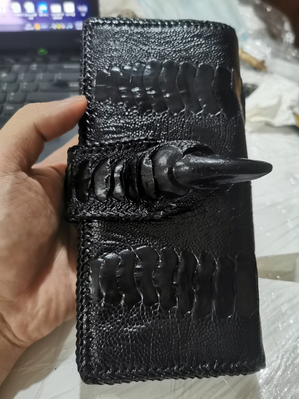 Ostrich Refers to a Wallet Ostrich Refers to a Wallet