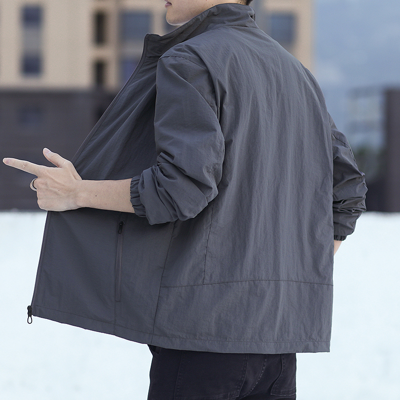 Short Windbreaker Jacket for Men, Thin Style, 2026 New Spring and Autumn Casual Loose Top, Waterproof and Windproof Outdoor Jacket