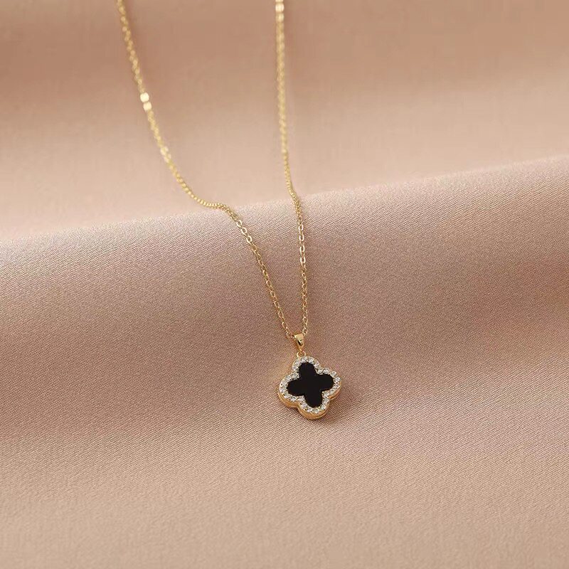 Tianhe fashion full zirconium black and white double-sided four-leaf clover necklace personality collarbone chain necklace light luxury women's simple temperament