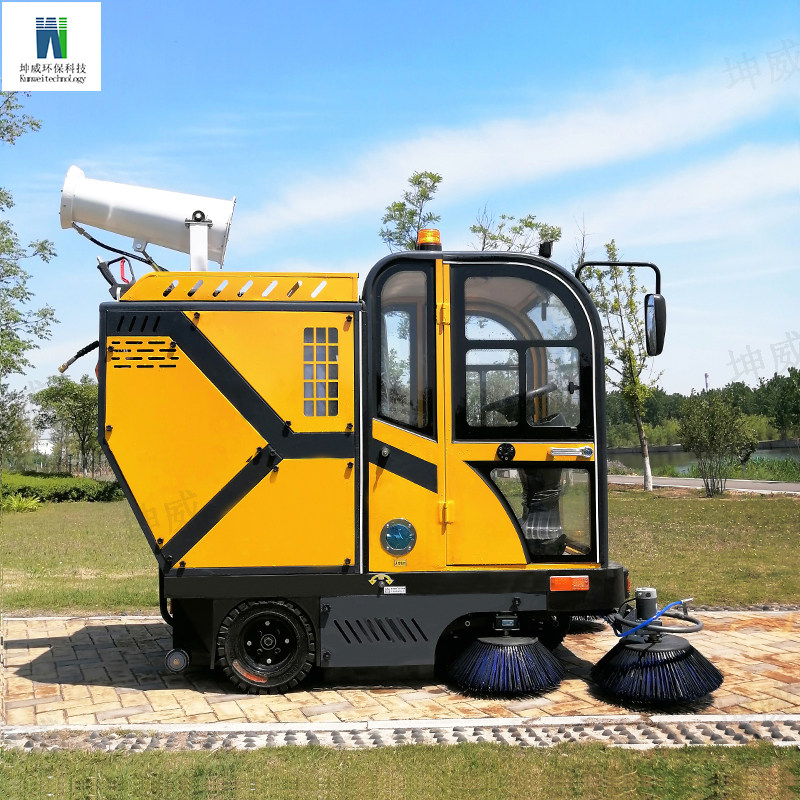 Driving style sweeping car high-pressure cleaning sweeper integrated car factory property washing machine commercial electric road manufacturer