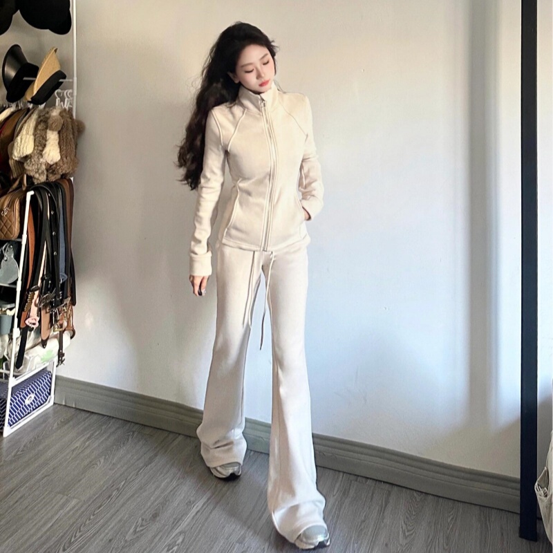Fleece Inner Layer Jacket for Women, Slim Fit Stand Collar Top, Fleece Sweatshirt for Layering under a Windbreaker, Autumn and Winter 2026 New Model Fleece Inner Layer Jacket for Women, Slim Fit Stand Collar Top, Fleece Sweatshirt for Layering under a Windbreaker, Autumn and Winter 2026 New Model