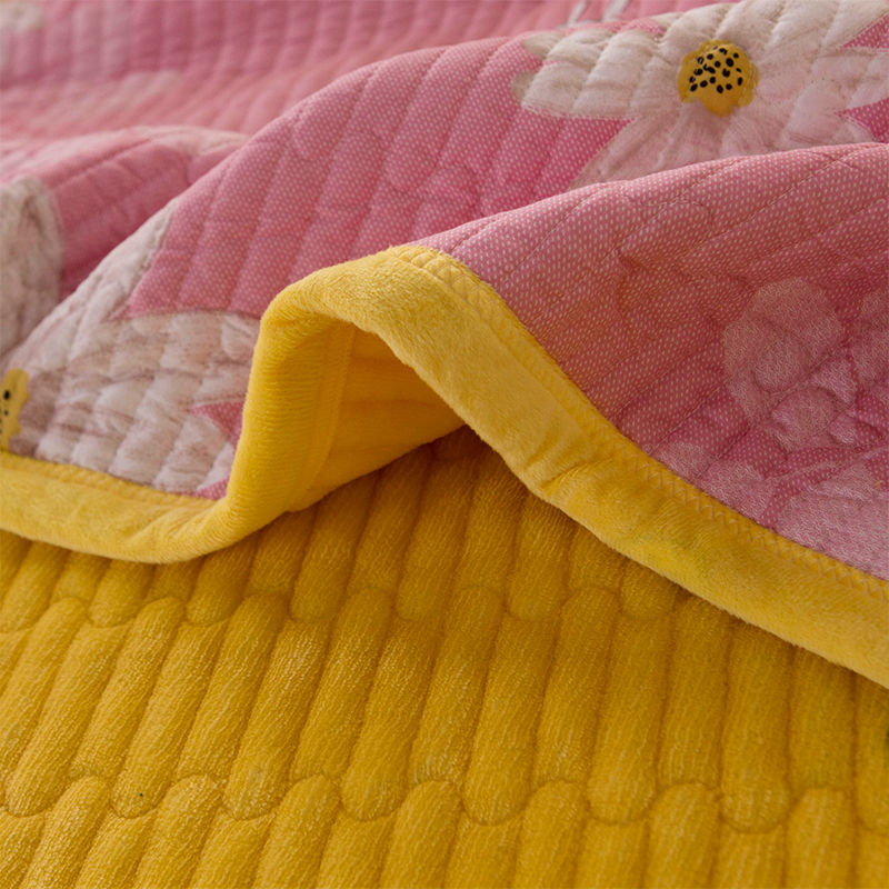 Bed cover 2021 new light luxury machine wash milk and single bedding single tatami anti - slip kangaroo clamp double side