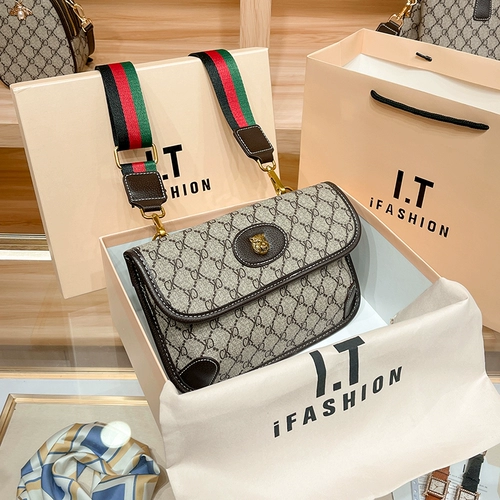 Небольшая сумка, сумка через плечо, модная сумка для телефона, летняя нагрудная сумка, из натуральной кожи, коллекция 2023