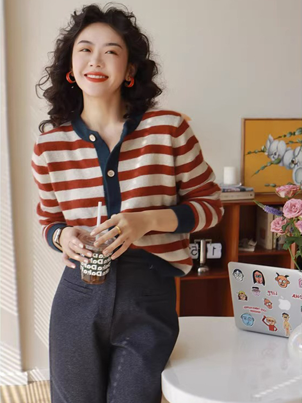 French Retro Stylish Red and White Striped Sweater for Women, Spring and Autumn Design, Niche Loose Knit Cardigan Top