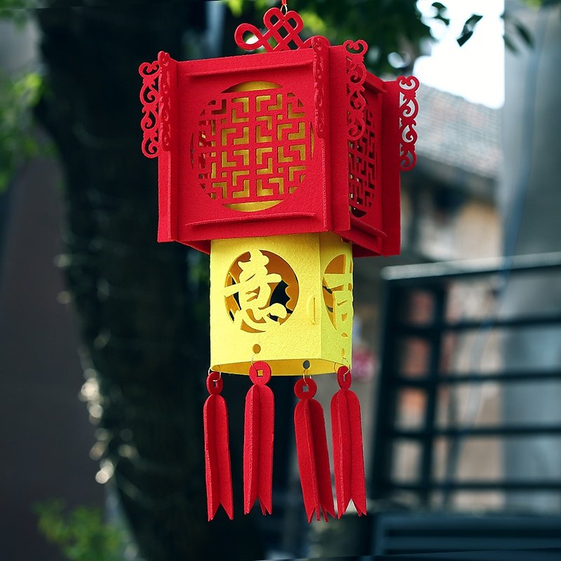 New Year's New Year's New Year decorations Red lantern hanging shopping mall New Year's Spring Festival creative interior decoration scene arranging small lanterns