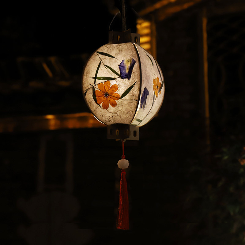 Hanfu handheld palace lamp ancient wind and flowers and grass paper lanterns New Year's Day New Year's New Year's New Year's New Year's New Year's Eve Lanterns Diy Material Bag