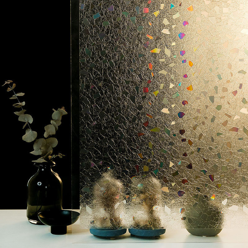 Bathroom window peep-proof film can't be seen outside the dressing room. The glass sticker inside is not transparent to the toilet.