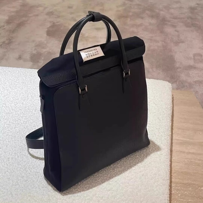 Japanese Original Maagioie Diamond-Patterned Cowhide Leather Commuter Briefcase 2024 New Fashion Trendy Genuine Leather Backpack