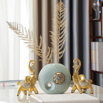 Chinese ceramic vase in living-room with light and luxurious elephant swing for a pair of property and town residence TV cabinet Decorative Handicraft