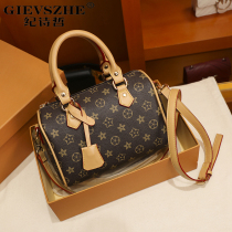 Ji Shizhe senior sense of small bag womens 2020 new fashion crossbody fashion shoulder bag mini portable pillow bag