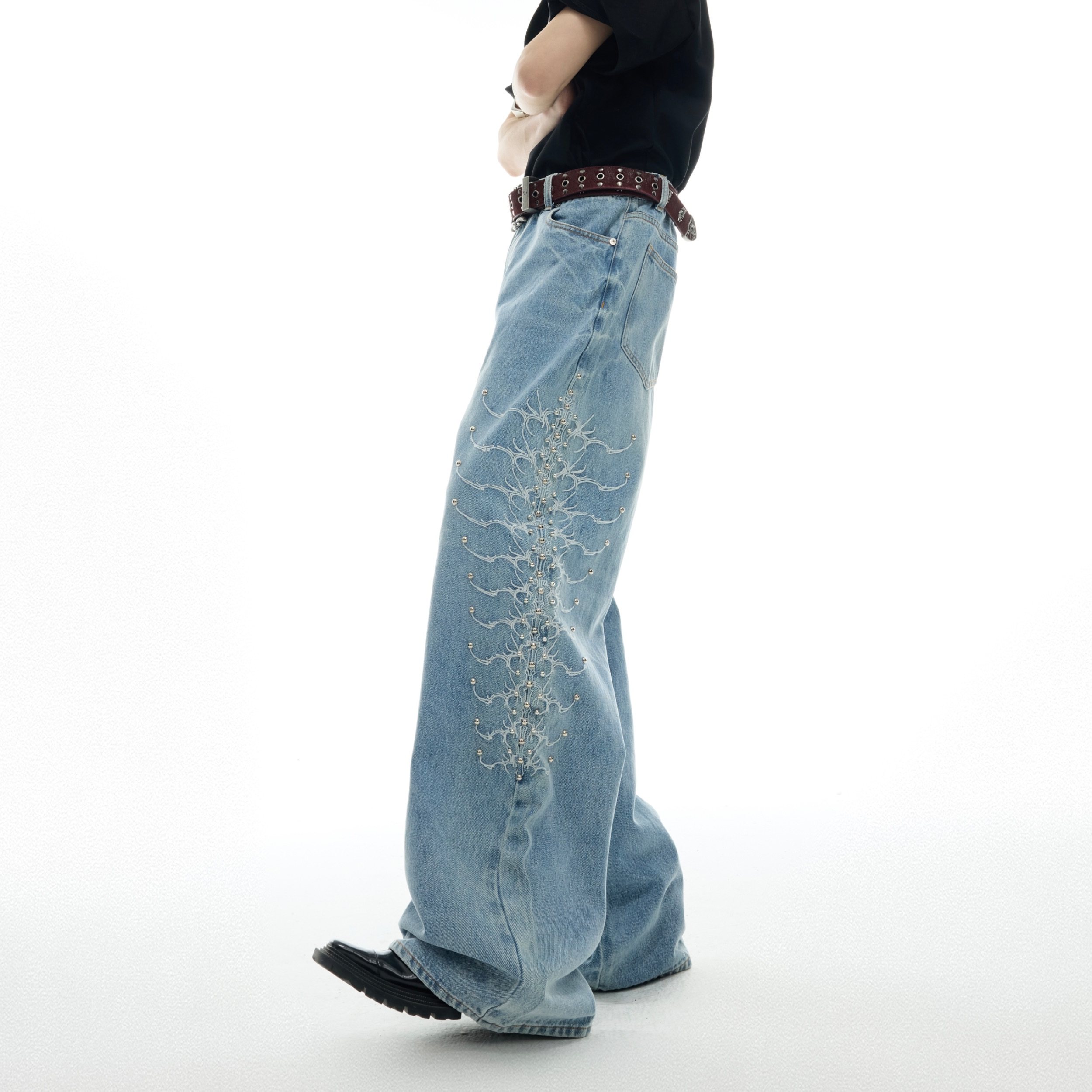 Argue culture snake eye spine jeans: retro streetwear that lets 