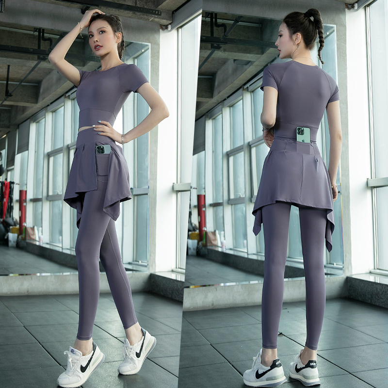 Yoga Clothing Set for Women, Summer 2026 New Style, High-End Feel, with Chest Pads, Short-Sleeved Gym Running Sports Set