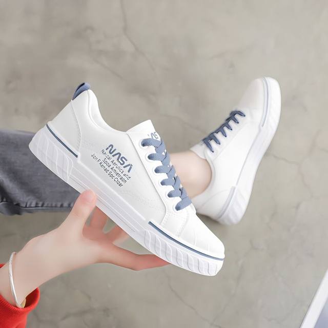 Mesh white shoes for women 2024 spring new casual versatile women's shoes female students flat bottom Internet celebrity sneakers trendy shoes