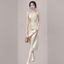 Woman taste light and small crowdsourced high-end satin long dress 2022 Summer new body slim fit slim V collar harness Lions dress