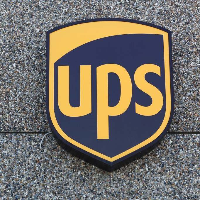 UPS不间断电源蓄电池批发零售工厂2店