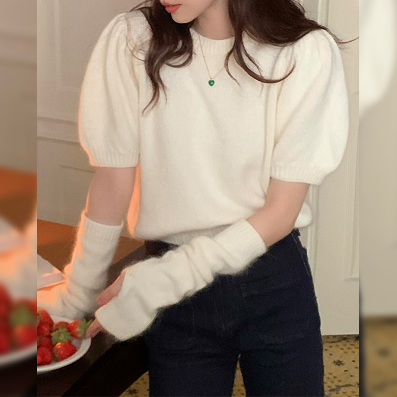 Korean Style White Sleeveless Sweater for Women, Autumn and Winter 2026 New Style, Inner Layer Base Shirt, Lazy and High-End Knitted Top