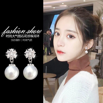 Pearl earrings womens sterling silver 2021 new 2020 Korean temperament net red flowers hypoallergenic ear clip no ear holes