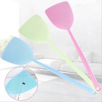 Thickened plastic flyswatter slapping a mosquito flapper with a long handle manually extinguishing a fly swatter fly swatter with a mosquito flapping a fly