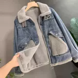 Джинсовая демисезонная удерживающая тепло утепленная модная куртка, свободный крой