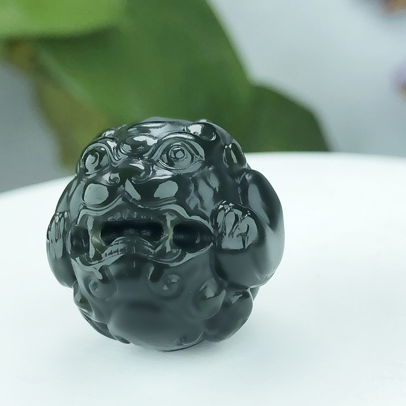 Beard-Couch Jewelry and Tian Yu Penguin Tower Qinghai beast beast jade crash hanging piece