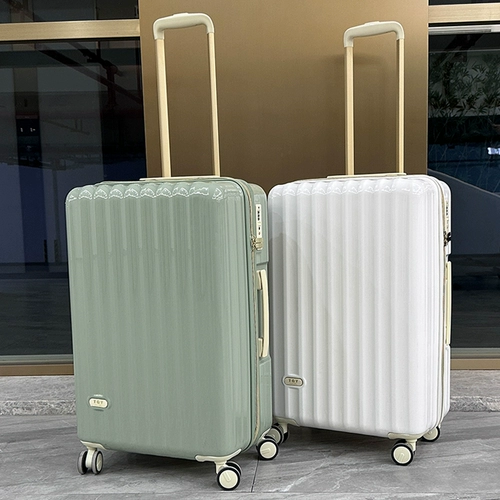 Чемодан на колесиках, 20 дюймов