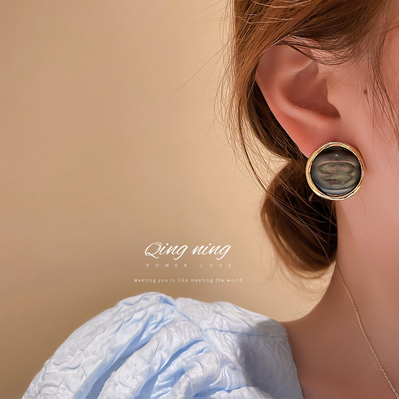 Simple resin round ear pin 2022 new trendy classical temperament earrings with cheongsam unique earrings for women
